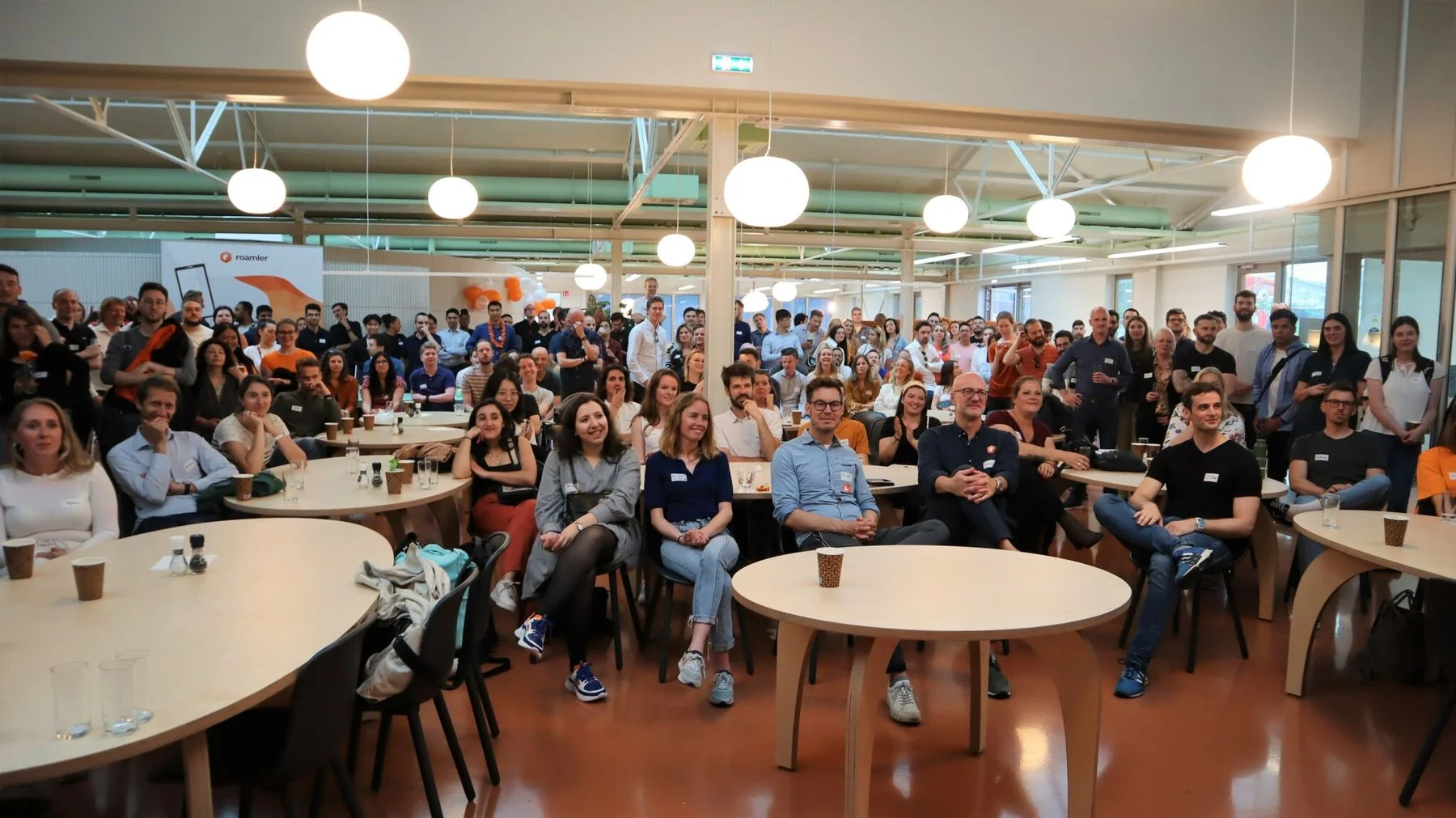 El equipo de Roamler celebrando juntos